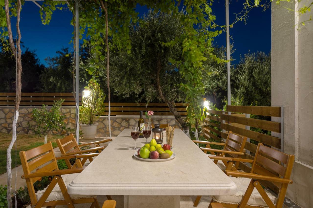 Villa Serenity Agia Marina  المظهر الخارجي الصورة